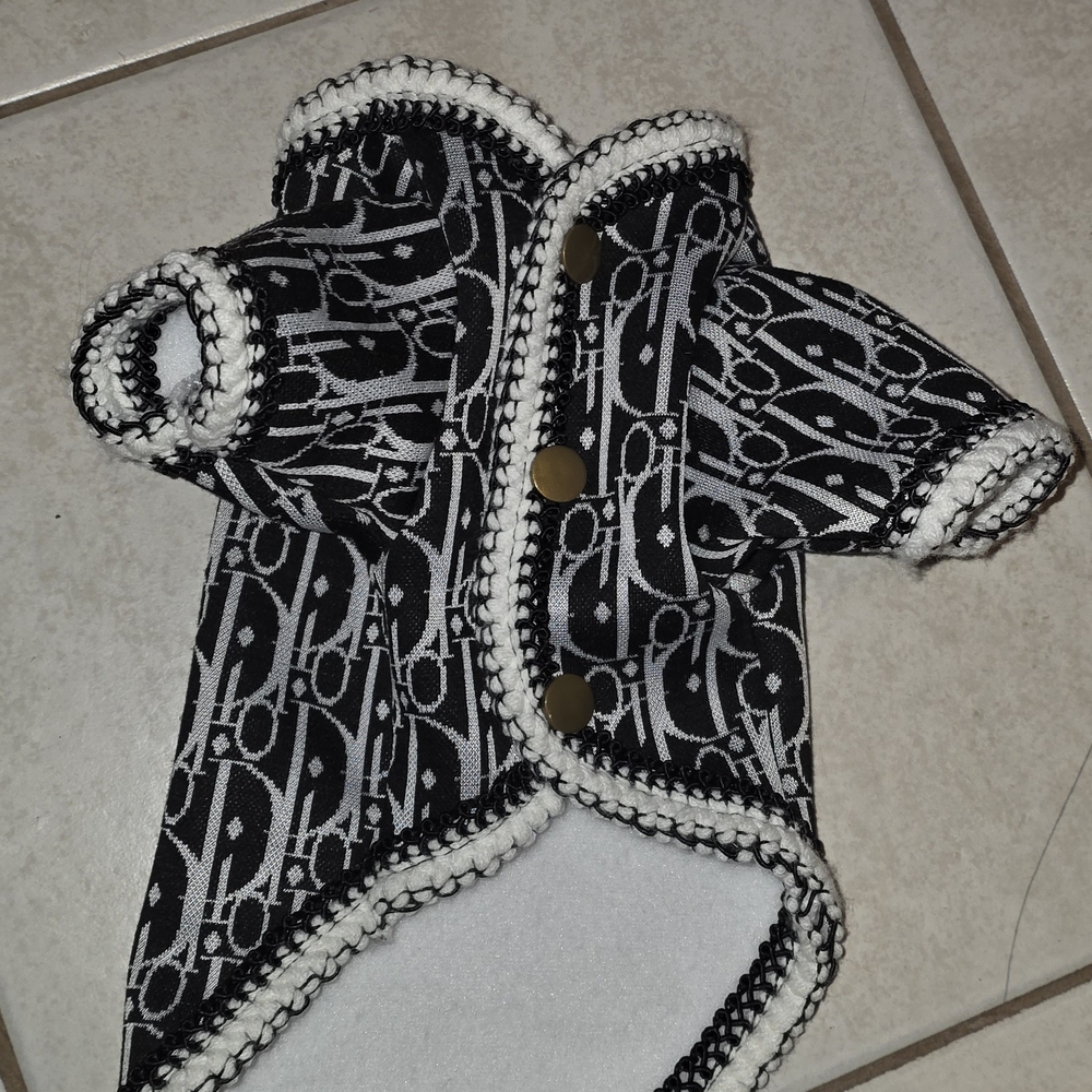 Stylish Designer-inspired Dog Coat. SMALL DOG 6pounds